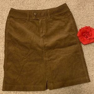 Chic A-line skirt from soft corduroy